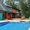 Brown Bear Log Cabin Private Swimming Pool