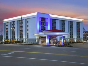 Holiday Inn Express &amp; Suites Cincinnati Riverfront