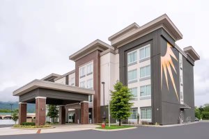 La Quinta Inn &amp; Suites by Wyndham Chattanooga - Lookout Mtn