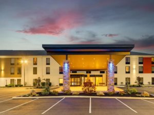 Holiday Inn Express &amp; Suites Troy