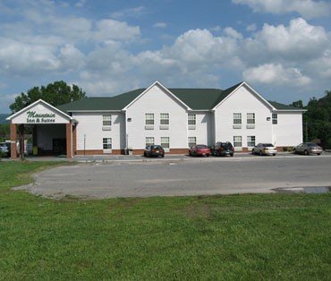 Mountain Inn &amp; Suites