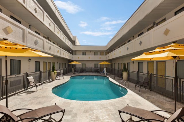 Hotel Bo, a Days Inn by Wyndham Chattanooga Downtown