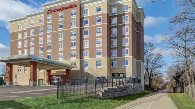 Hampton Inn and Suites Cincinnati Midtown Rookwood