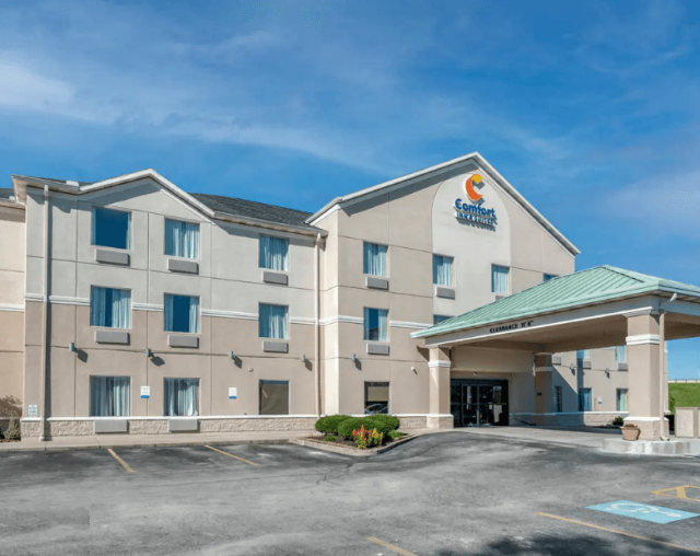 Comfort Inn &amp; Suites