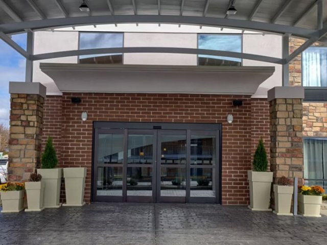 Holiday Inn Express &amp; Suites Sidney