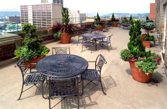 Hilton Cincinnati Netherland Plaza