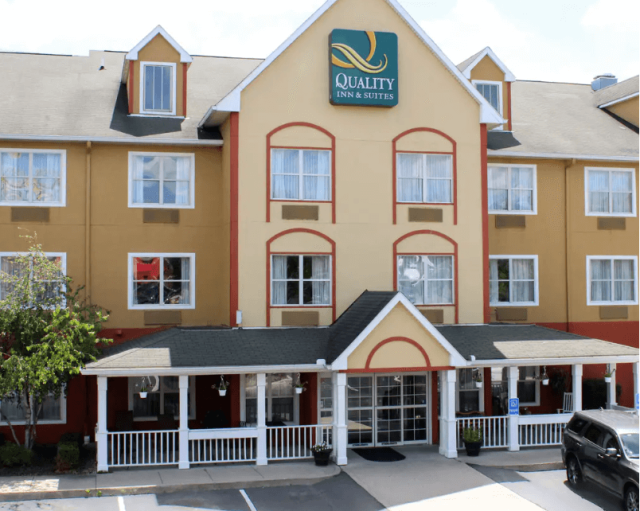 Quality Inn &amp; Suites Cincinnati Sharonville