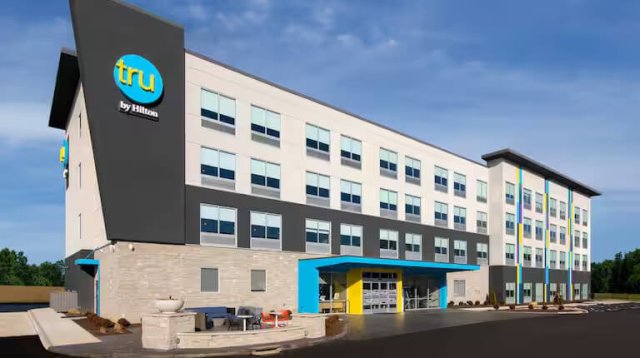 Tru by Hilton Sharonville Cincinnati