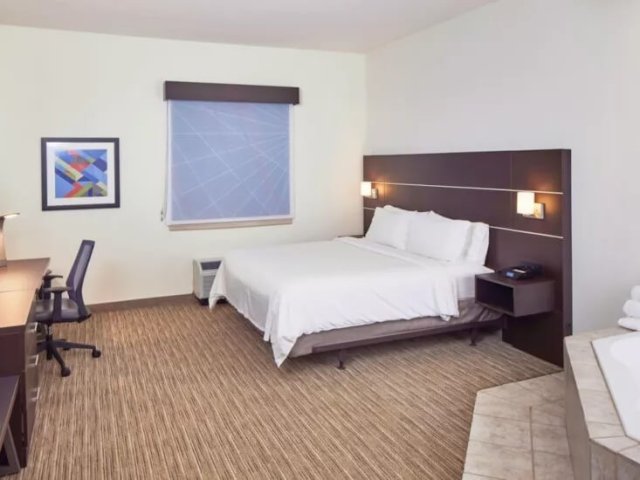 Holiday Inn Express &amp; Suites Gadsden W-Near Attalla