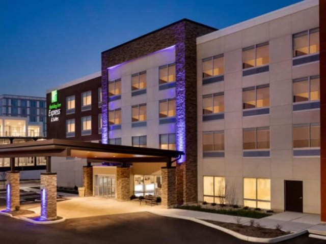 Holiday Inn Express &amp; Suites Cincinnati NE - Redbank Road
