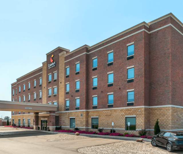 Comfort Inn &amp; Suites