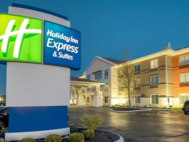 Holiday Inn Express &amp; Suites Greenville